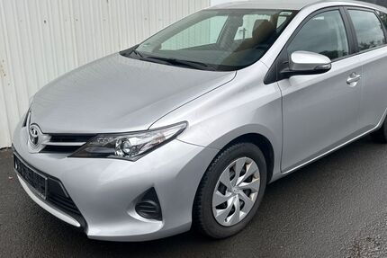 Toyota Auris 78.000 km 8.999 &euro; Biebergemünd 63599