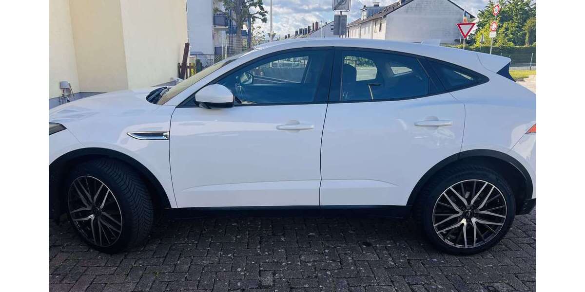 Jaguar E-Pace 208.000 km 14.750 &euro; Wörth am Main 63939