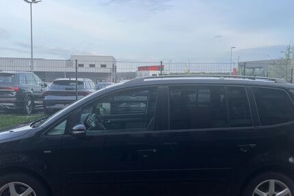 VW Touran 255.000 km 6.490 &euro; Dietzenbach 63128