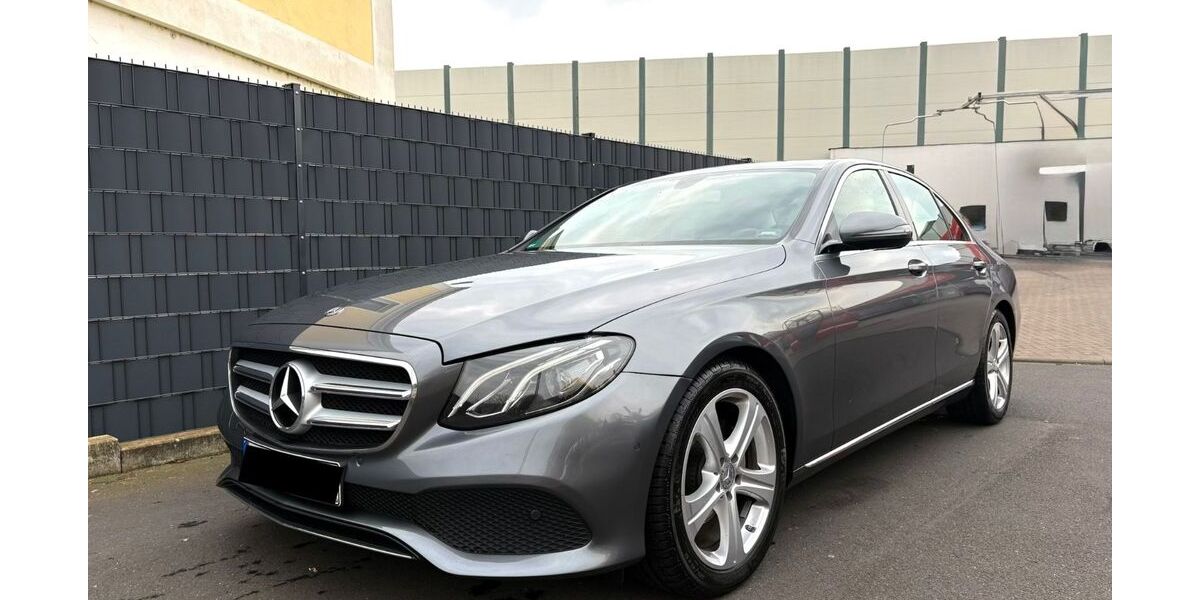 Mercedes-Benz E 220 158.000 km 22.000 &euro; Hanau 63450