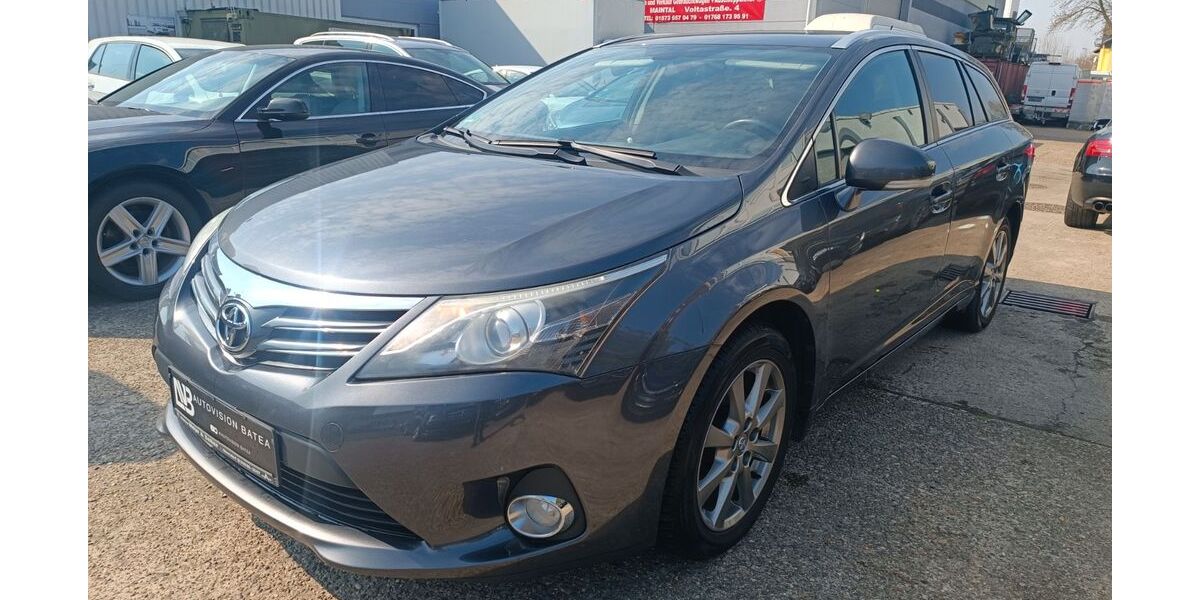 Toyota Avensis 235.000 km 5.000 &euro; Maintal 63477