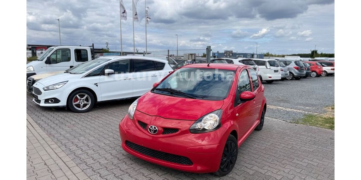 Toyota Aygo (X) 103.000 km 4.600 &euro; Dietzenbach 63128