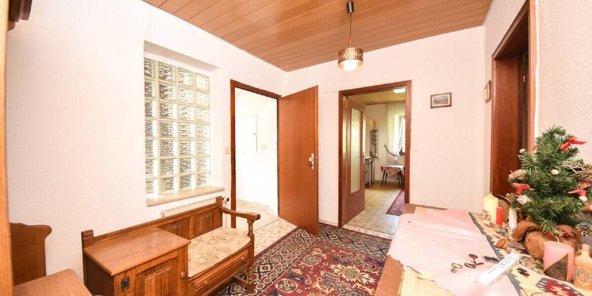 Einfamilienhaus Laufach Hain - 7 Zimmer, 120 m&sup2;, 345.000&euro; | Angebot:25693332