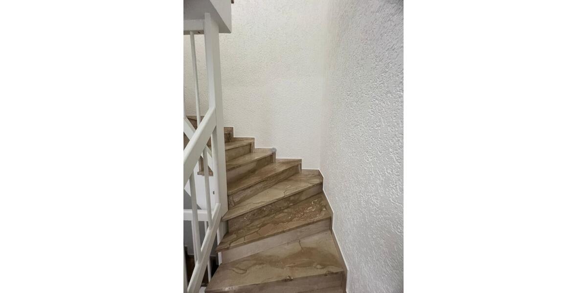 Reihenhaus Mömbris - 5 Zimmer, 175 m&sup2;, 420.000&euro; | Angebot:23808954