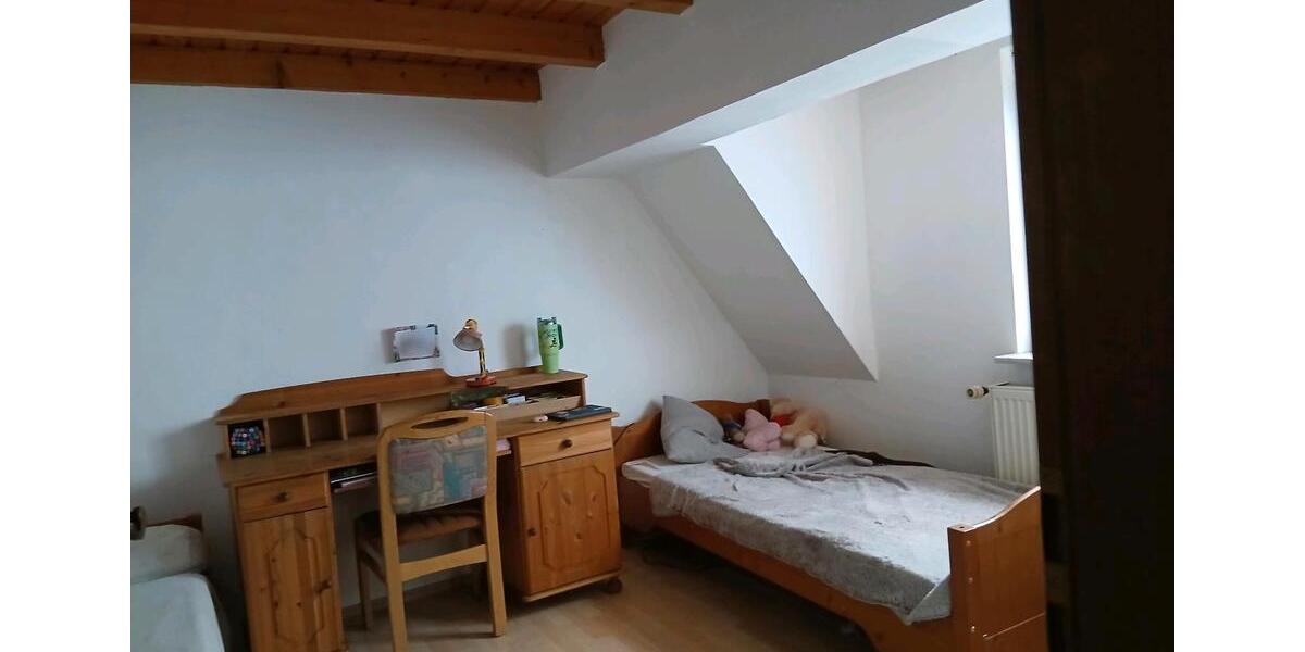 Dachgeschoßwohnung Frammersbach - 3 Zimmer, 85 m&sup2;, 1.100&euro; | Angebot:26326653