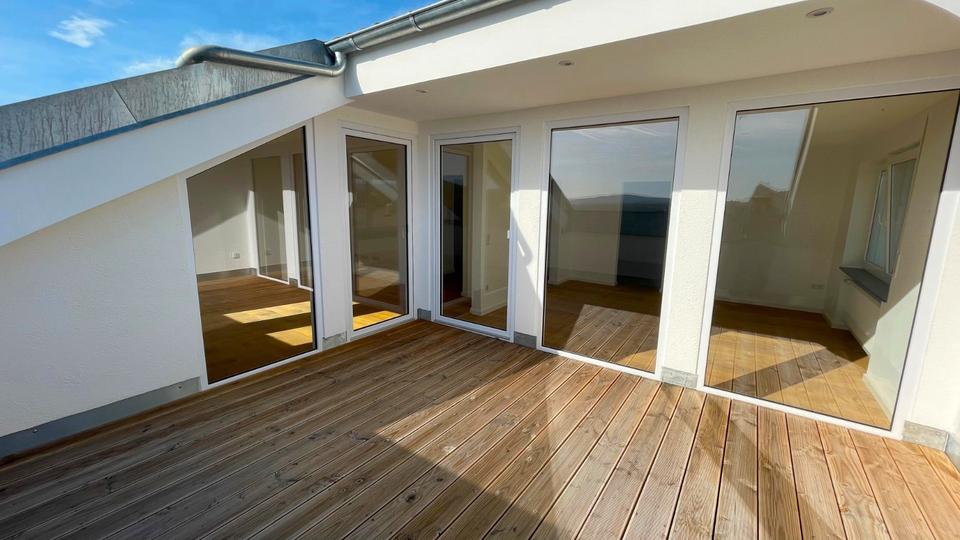Dachgeschoßwohnung Goldbach - 4.5 Zimmer, 126 m&sup2;, 1.500&euro; | Angebot:26648221