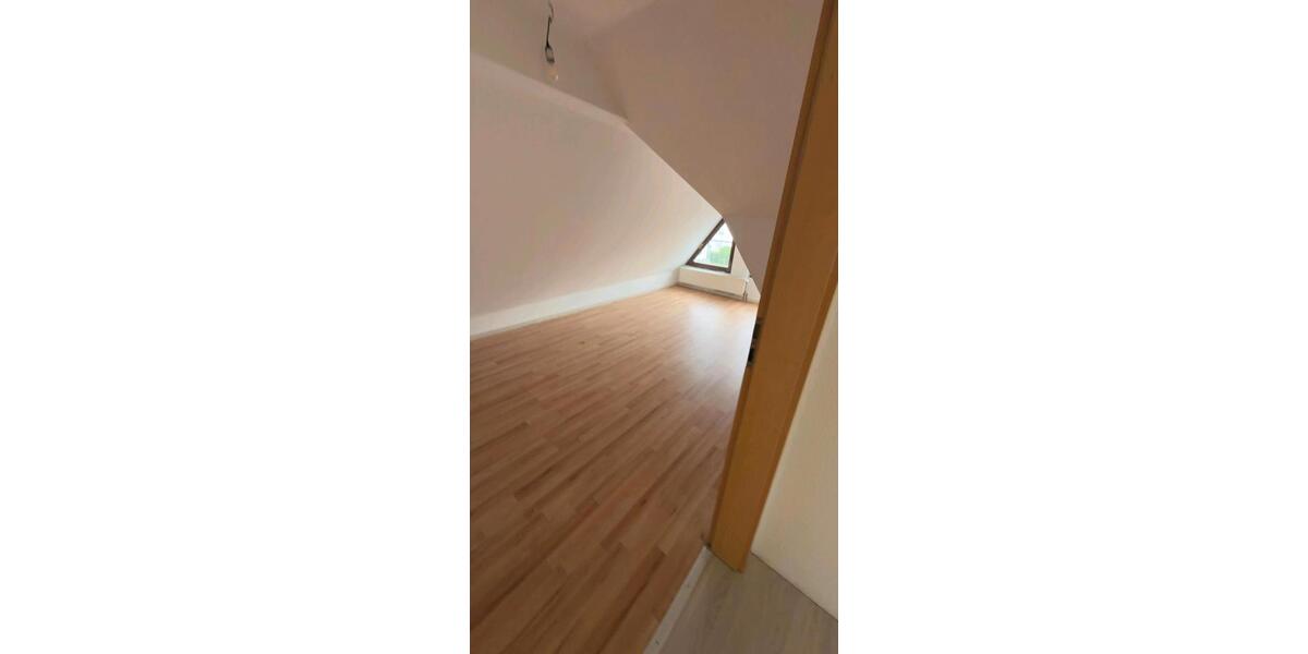 Dachgeschoßwohnung Rödermark - 3.5 Zimmer, 102 m&sup2;, 1.400&euro; | Angebot:26279477
