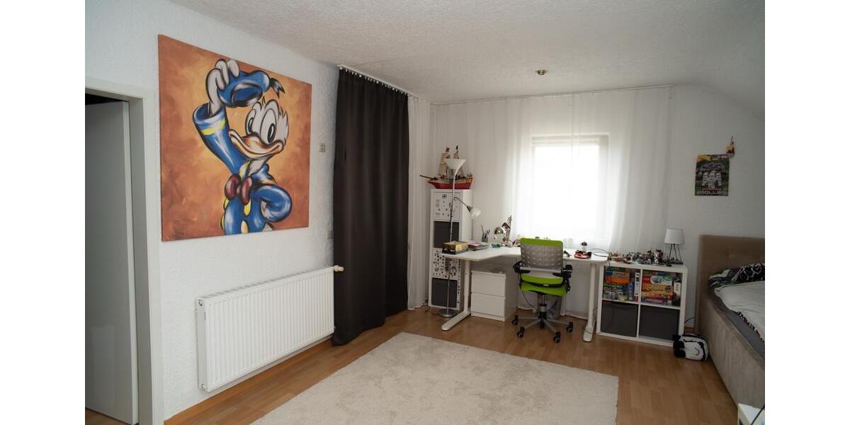 Dachgeschoßwohnung Münster (Hessen) - 4 Zimmer, 120 m&sup2;, 1.200&euro; | Angebot:25376343