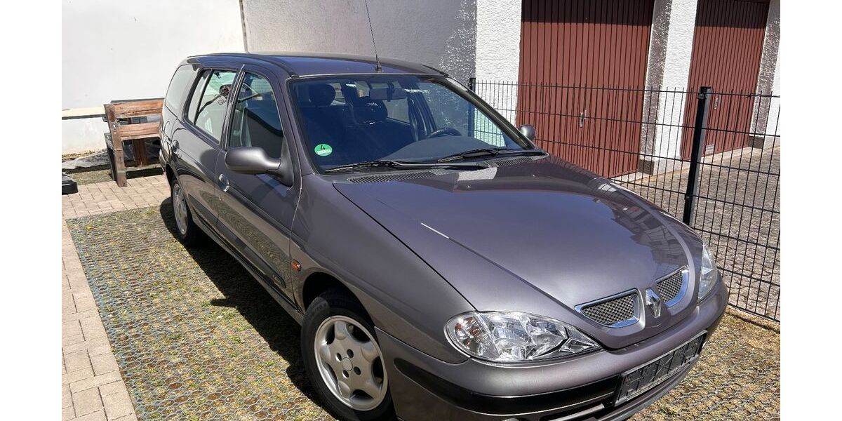 Renault Megane 140.000 km 850 &euro; Hanau 63454
