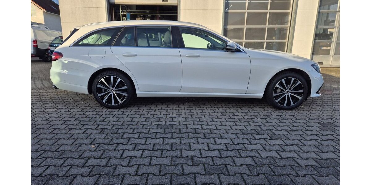 Mercedes-Benz E 300 e T Avantgarde AHK, LED, Rückfahrkamera, App 55.700 km 27.990 &euro; Rodgau 63110