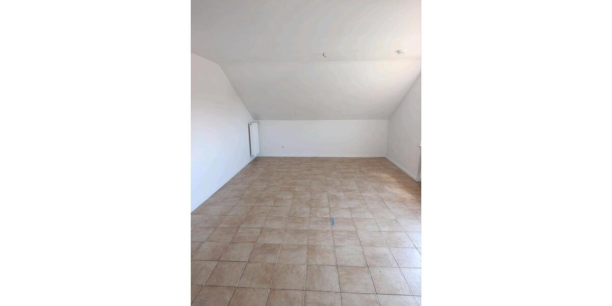Dachgeschoßwohnung Rodenbach - 1 Zimmer, 60 m&sup2;, 750&euro; | Angebot:26004094