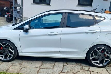 Ford Fiesta 45.700 km 18.800 &euro; Mainhausen 63533