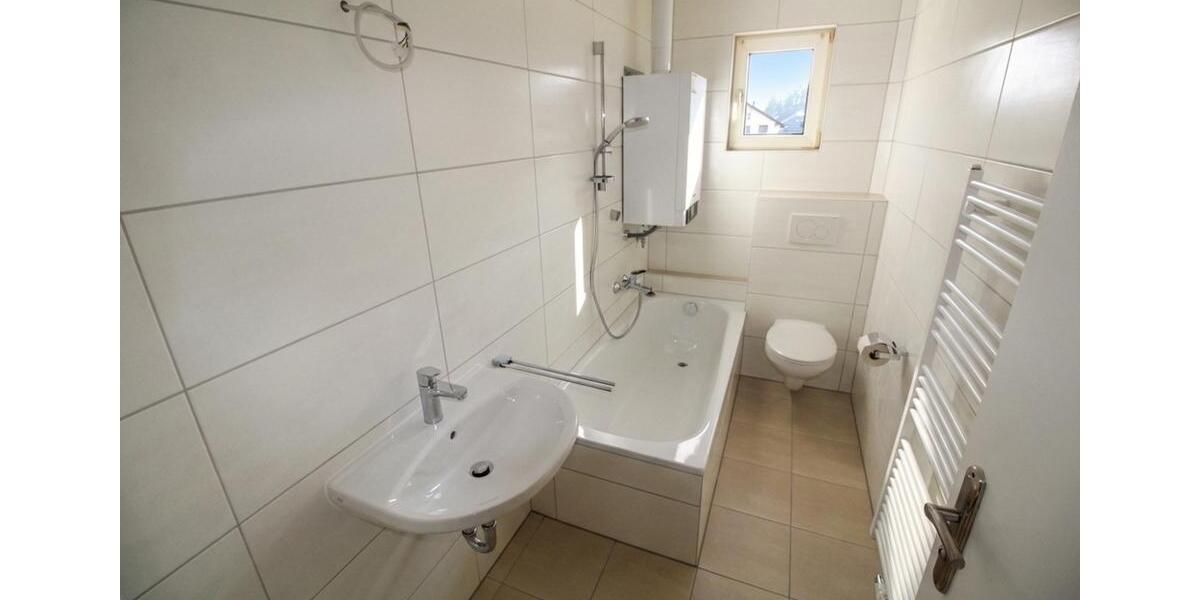 Dachgeschoßwohnung Aschaffenburg Gailbach - 3.5 Zimmer, 81 m&sup2;, 640&euro; | Angebot:24785711