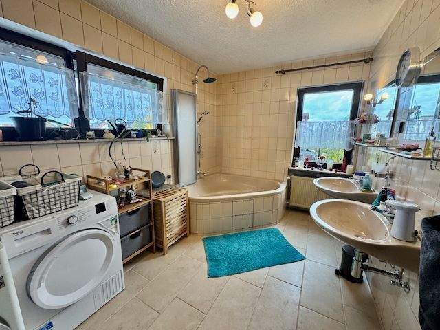 Mehrfamilienhaus, Wohnhaus Schaafheim - 9 Zimmer, 196 m&sup2;, 574.000&euro; | Angebot:25698123