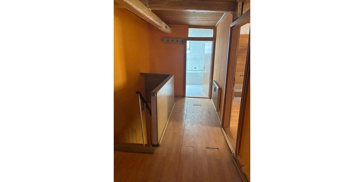 Einfamilienhaus Freudenberg - 4 Zimmer, 200 m&sup2;, 130.000&euro; | Angebot:24826823