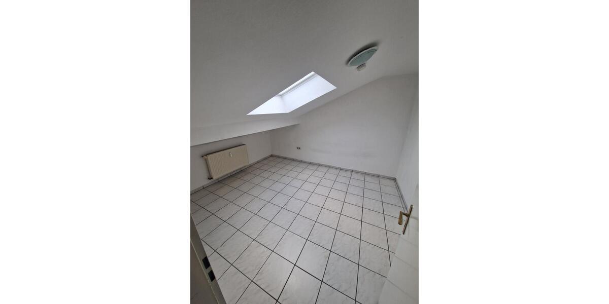 Dachgeschoßwohnung Lützelbach - 4 Zimmer, 84 m&sup2;, 720&euro; | Angebot:25563654