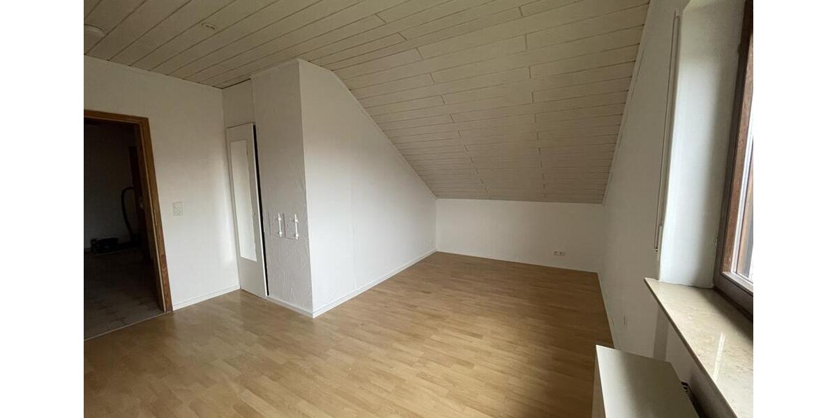 Dachgeschoßwohnung Collenberg - 3 Zimmer, 92 m&sup2;, 800&euro; | Angebot:24878751
