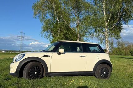 Mini ONE 142.908 km 3.300 &euro; Hainburg 63512