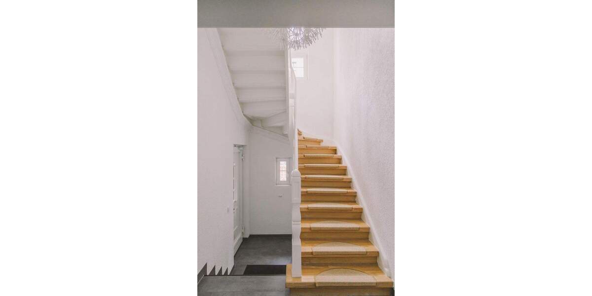 Etagenwohnung Hanau - 3 Zimmer, 140 m&sup2;, 2.000&euro; | Angebot:25751268