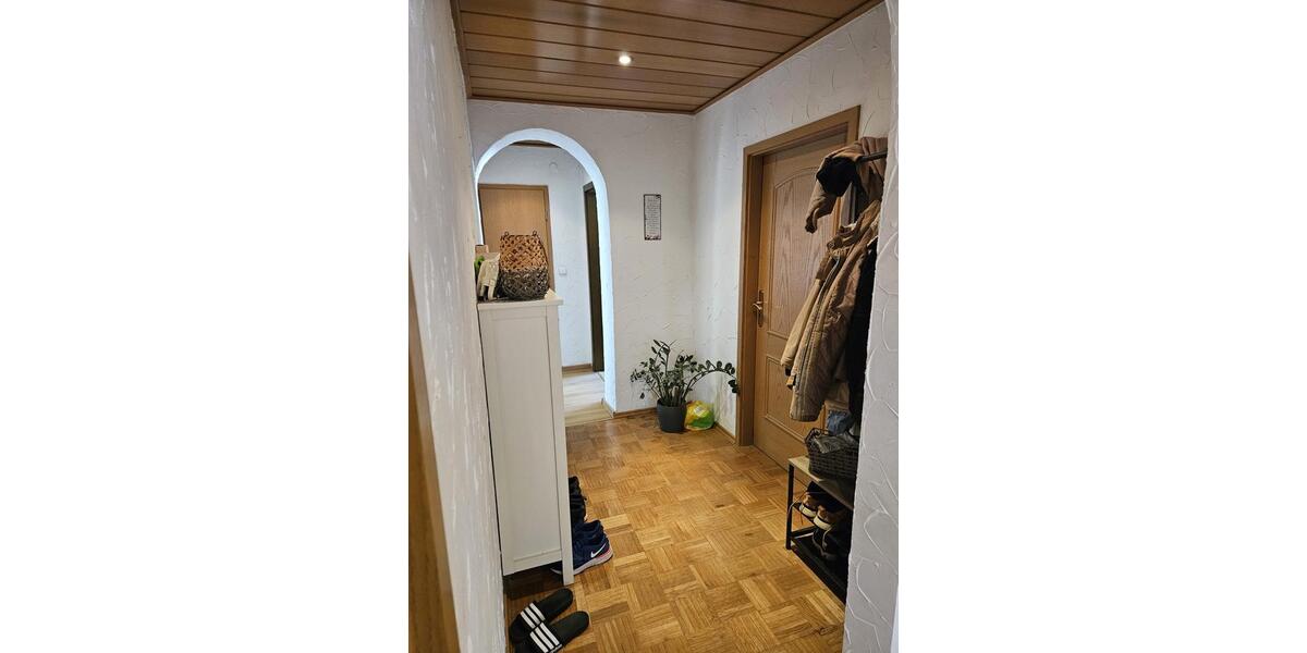 Etagenwohnung Laudenbach - 3 Zimmer, 120 m&sup2;, 1.200&euro; | Angebot:25860476