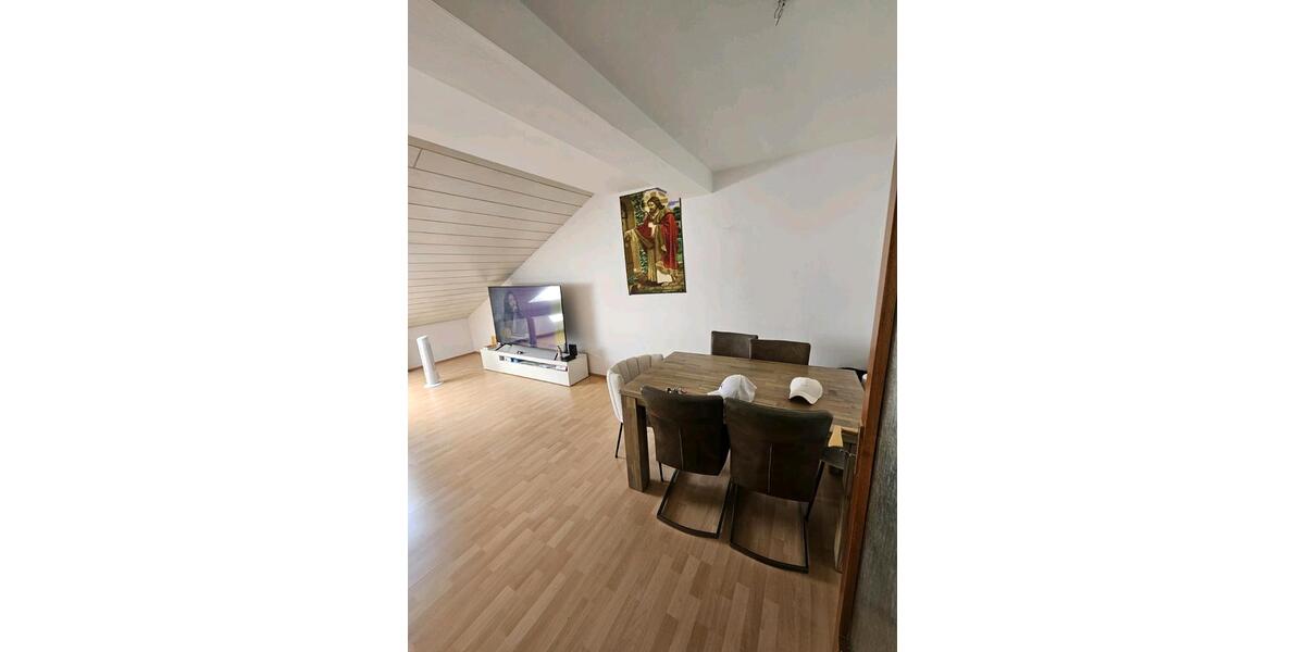 Dachgeschoßwohnung Bruchköbel - 2 Zimmer, 60 m&sup2;, 850&euro; | Angebot:26041319