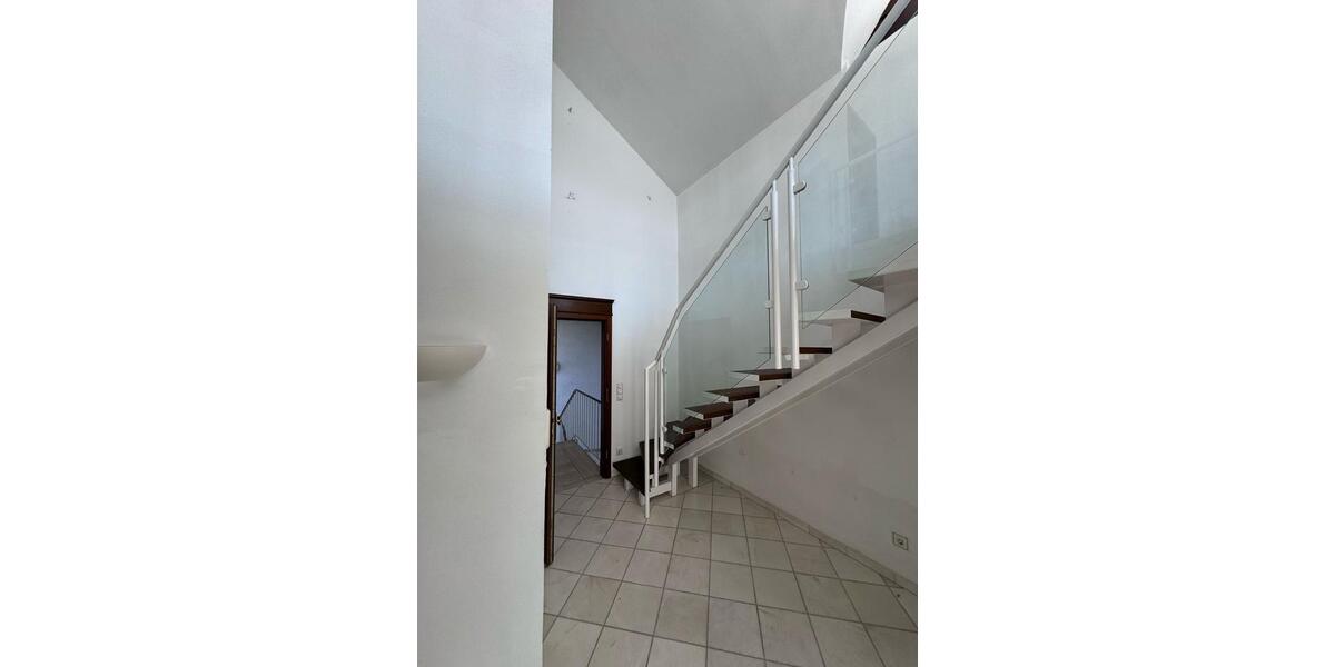 Maisonettenwohnung Dietzenbach - 6 Zimmer, 182 m&sup2;, 2.950&euro; | Angebot:19980319