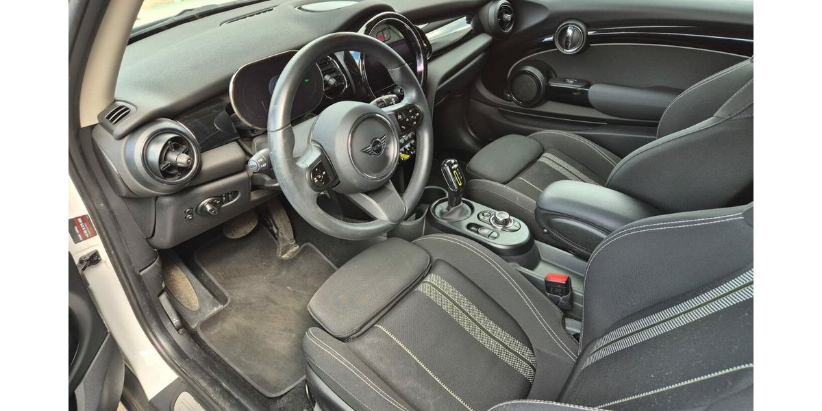 Mini Cooper SE Classic Trim Sportsitze, LED-Scheinwerfe 16.450 km 18.890 &euro; Rodgau 63110