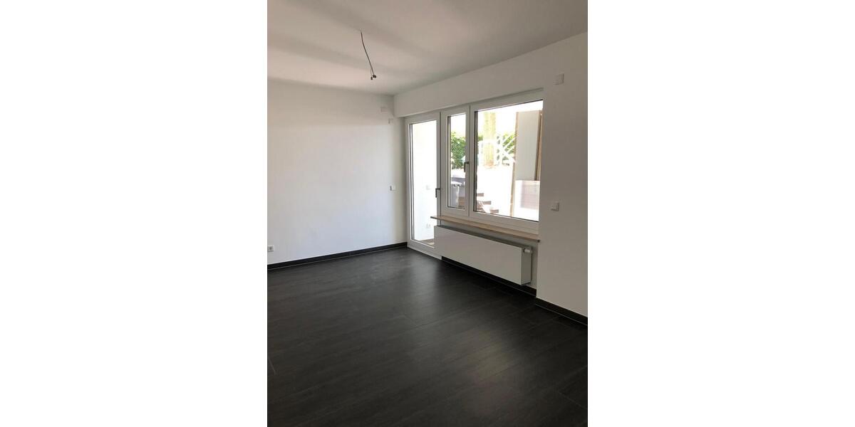 Einfamilienhaus Bürgstadt - 9 Zimmer, 300 m&sup2;, 2.950&euro; | Angebot:24940965
