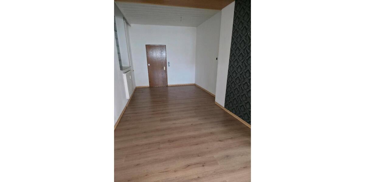 Erdgeschoßwohnung Hasselroth - 3 Zimmer, 114 m&sup2;, 1.000&euro; | Angebot:25823205