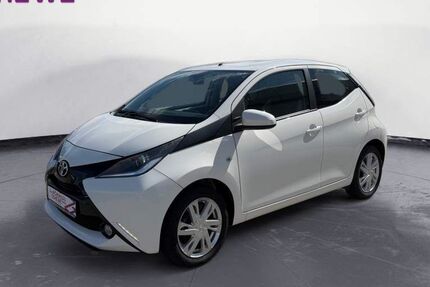 Toyota Aygo (X) 76.528 km 8.690 &euro; Dieburg 64807