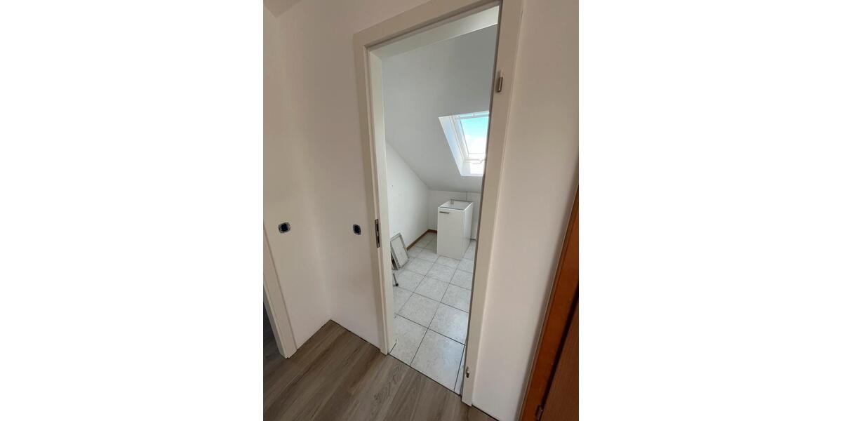 Dachgeschoßwohnung Großostheim - 3 Zimmer, 75 m&sup2;, 800&euro; | Angebot:26323435