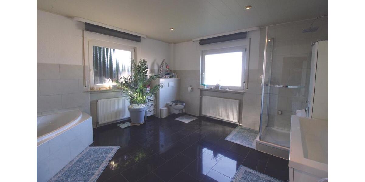 Einfamilienhaus Freigericht - 4 Zimmer, 235 m&sup2;, 2.000&euro; | Angebot:25365735