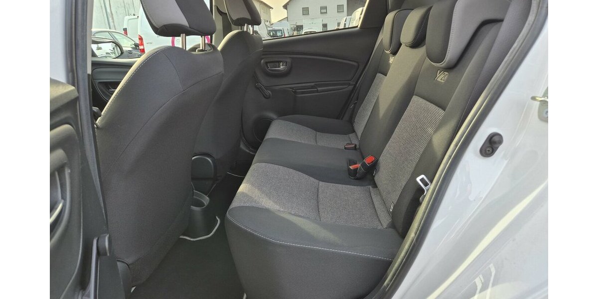 Toyota Yaris 1,5 Team D, Klima, PDC, Sitzheizung 98.400 km 10.690 &euro; Rodgau 63110