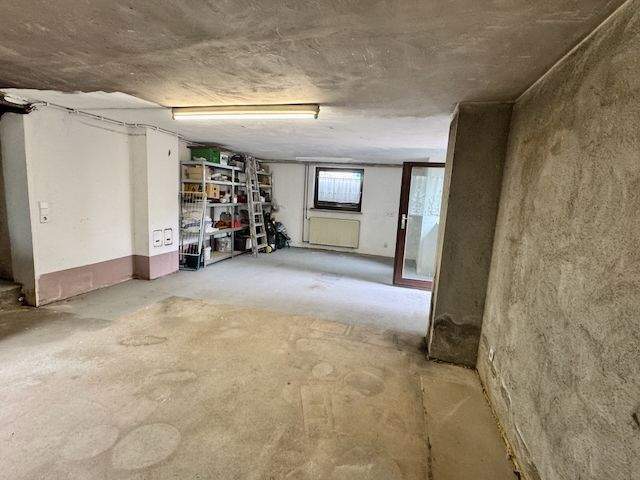 Mehrfamilienhaus, Wohnhaus Schaafheim - 9 Zimmer, 196 m&sup2;, 574.000&euro; | Angebot:25698123