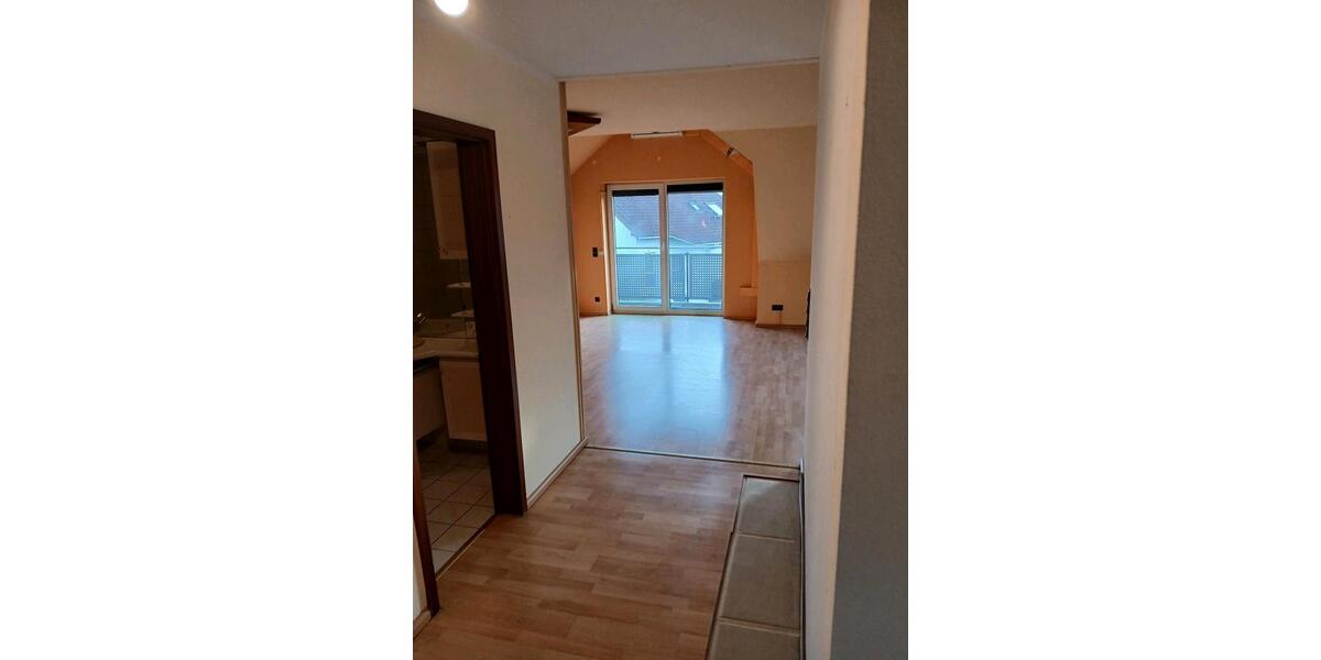 Dachgeschoßwohnung Hanau Groß-Steinheim - 3 Zimmer, 74 m&sup2;, 289.000&euro; | Angebot:24702772