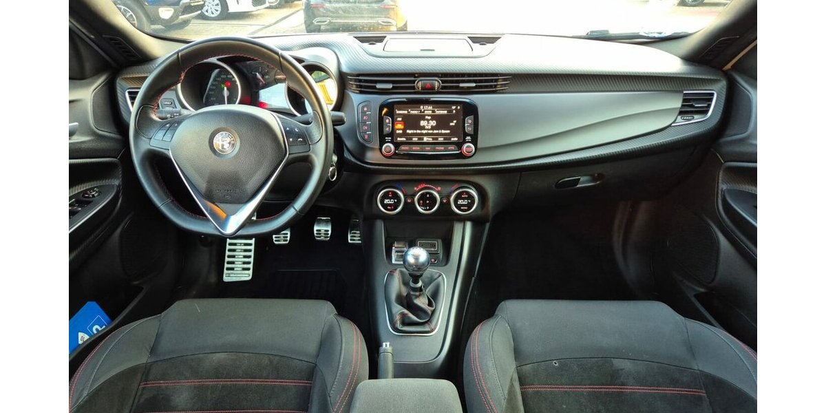 Alfa Romeo Giulietta Sport Navigation, Klima, Einparkhilfe 89.100 km 11.990 &euro; Rodgau 63110