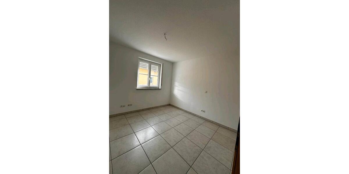 Etagenwohnung Neuhütten - 3 Zimmer, 80 m&sup2;, 580&euro; | Angebot:24331261