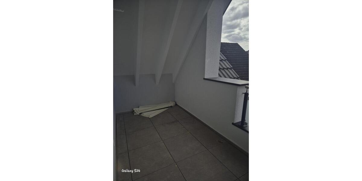 Dachgeschoßwohnung Rodgau - 3 Zimmer, 110 m&sup2;, 1.400&euro; | Angebot:26660603