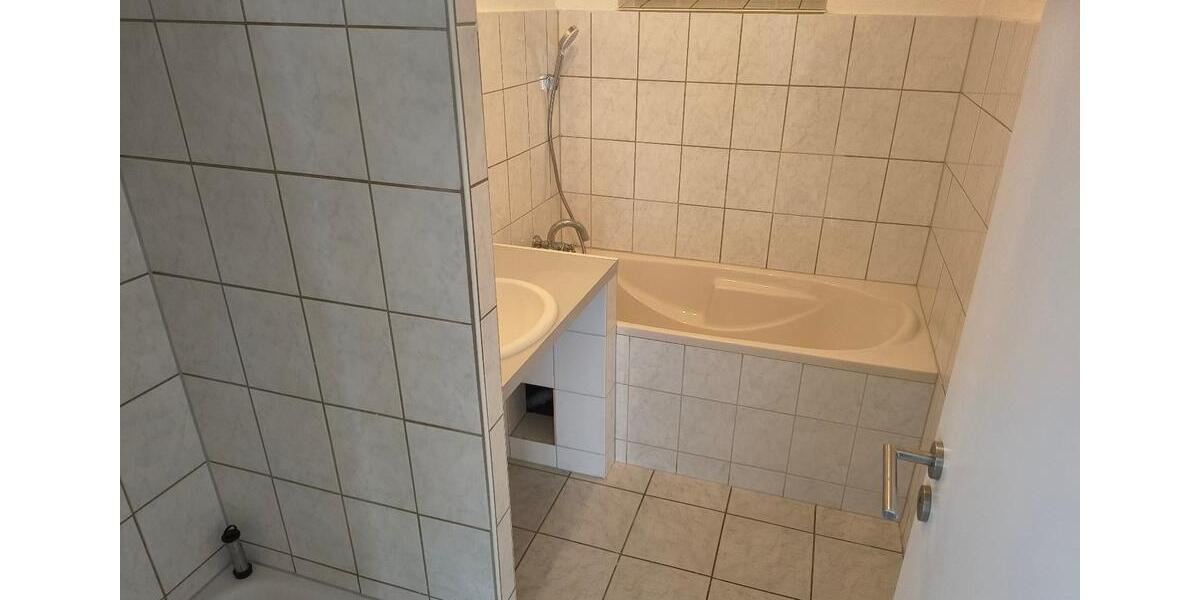 Etagenwohnung Langenselbold - 4 Zimmer, 108 m&sup2;, 870&euro; | Angebot:25431406
