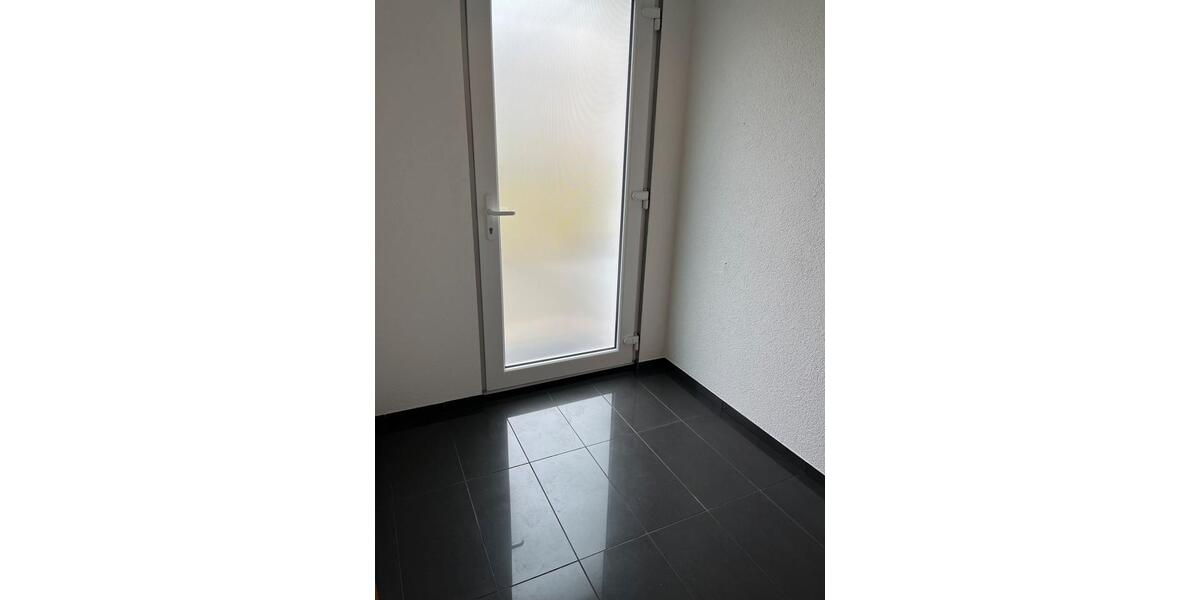 Reihenhaus Hanau Lamboy - 3 Zimmer, 81 m&sup2;, 339.000&euro; | Angebot:26215015