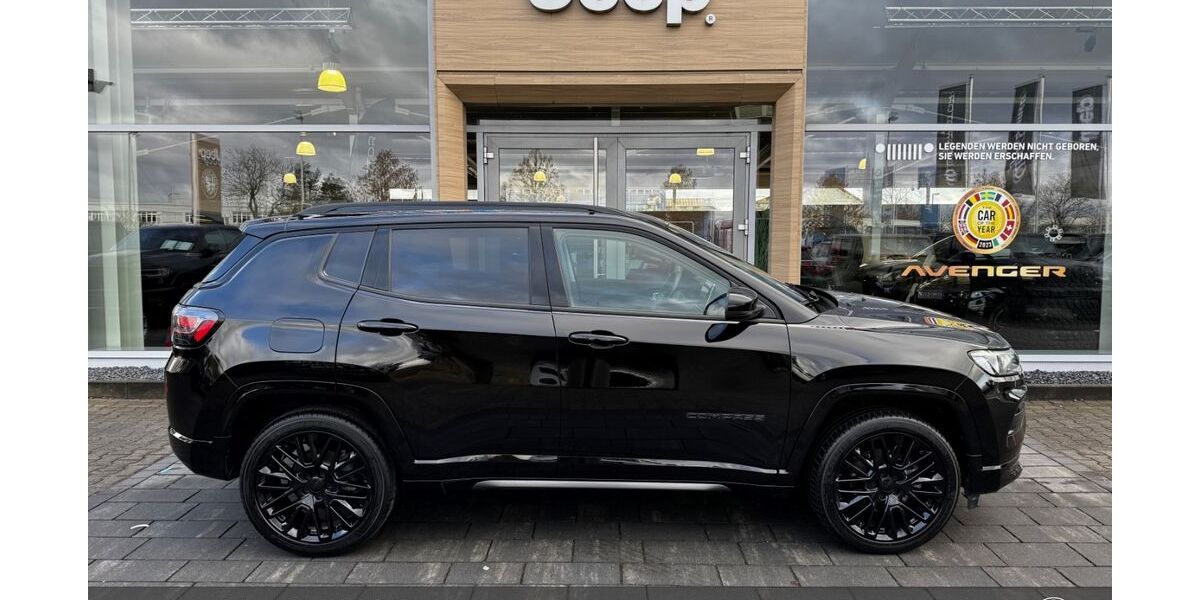 Jeep Compass 11.617 km 26.490 &euro; Aschaffenburg 63741
