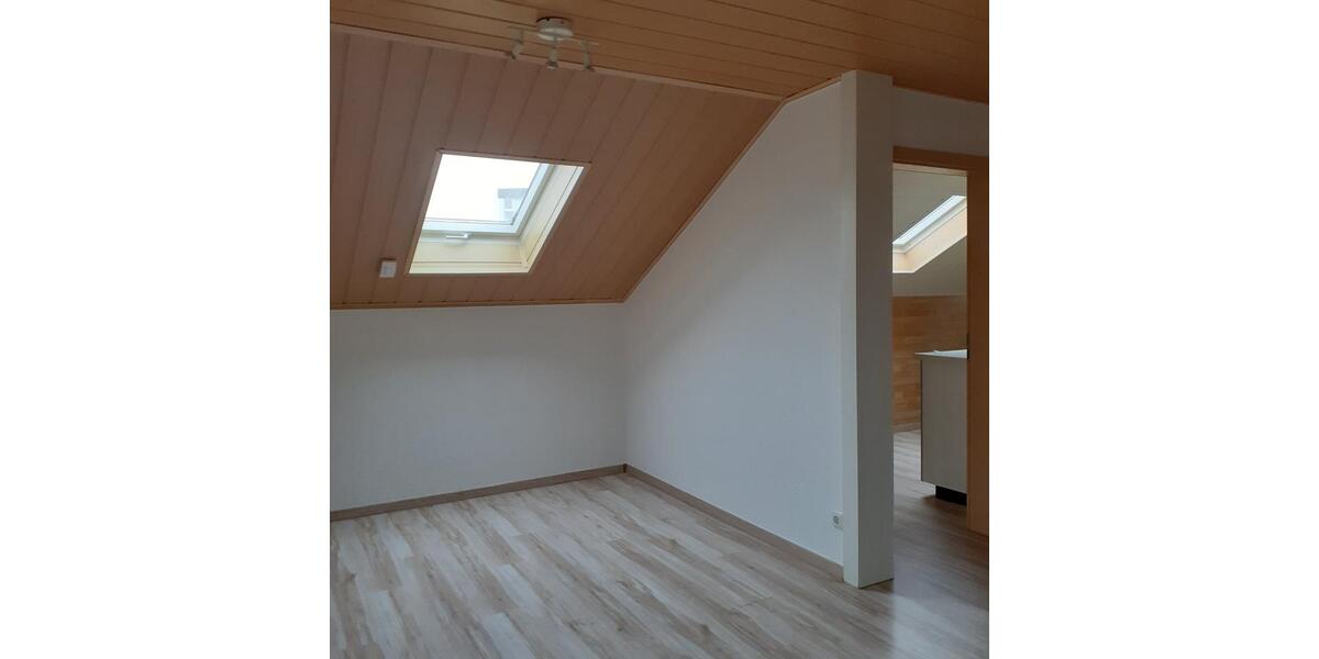 Dachgeschoßwohnung Rodgau - 3 Zimmer, 60 m&sup2;, 680&euro; | Angebot:25283263