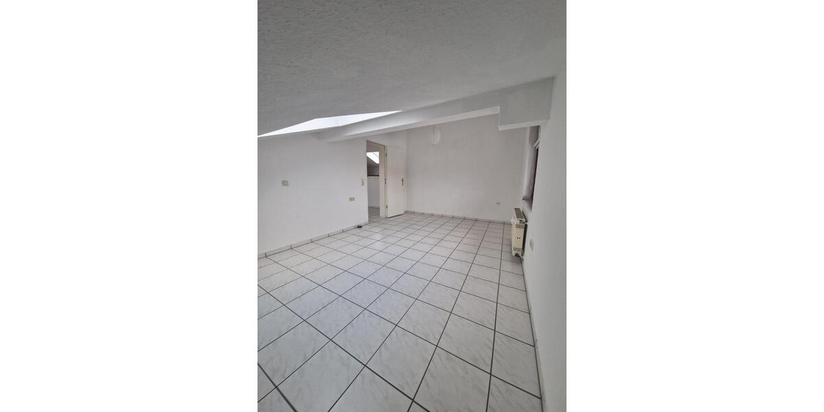 Dachgeschoßwohnung Lützelbach - 4 Zimmer, 84 m&sup2;, 720&euro; | Angebot:25563654