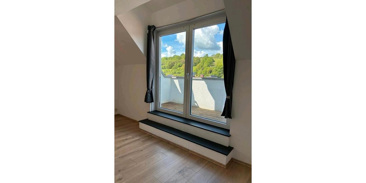 Dachgeschoßwohnung Aschaffenburg Damm - 3 Zimmer, 80 m&sup2;, 700&euro; | Angebot:26610680