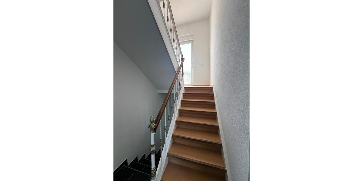 Einfamilienhaus Münster (Hessen) - 10 Zimmer, 195 m&sup2;, 2.175&euro; | Angebot:21530701