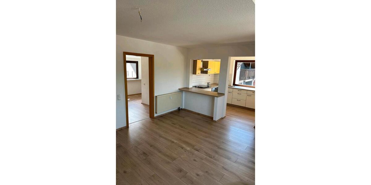 Dachgeschoßwohnung Aschaffenburg Damm - 3 Zimmer, 80 m&sup2;, 700&euro; | Angebot:26610680