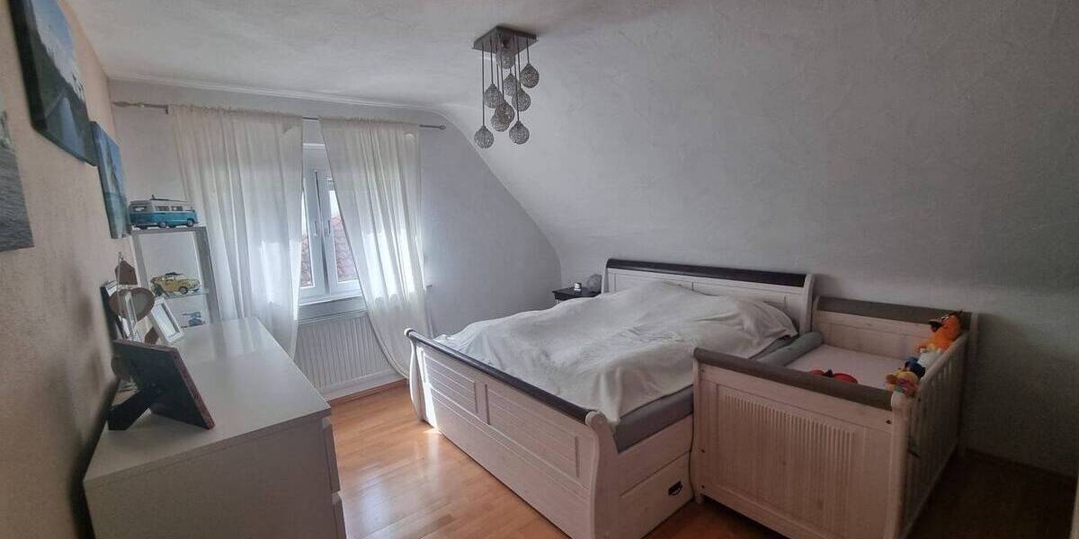 Einfamilienhaus Hasselroth Neuenhaßlau - 7 Zimmer, 220 m&sup2;, 659.000&euro; | Angebot:26203302