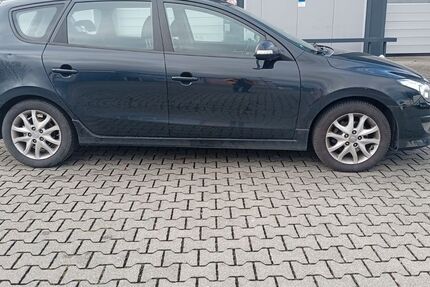 Hyundai i30 312.000 km 1.850 &euro; Hanau 63452