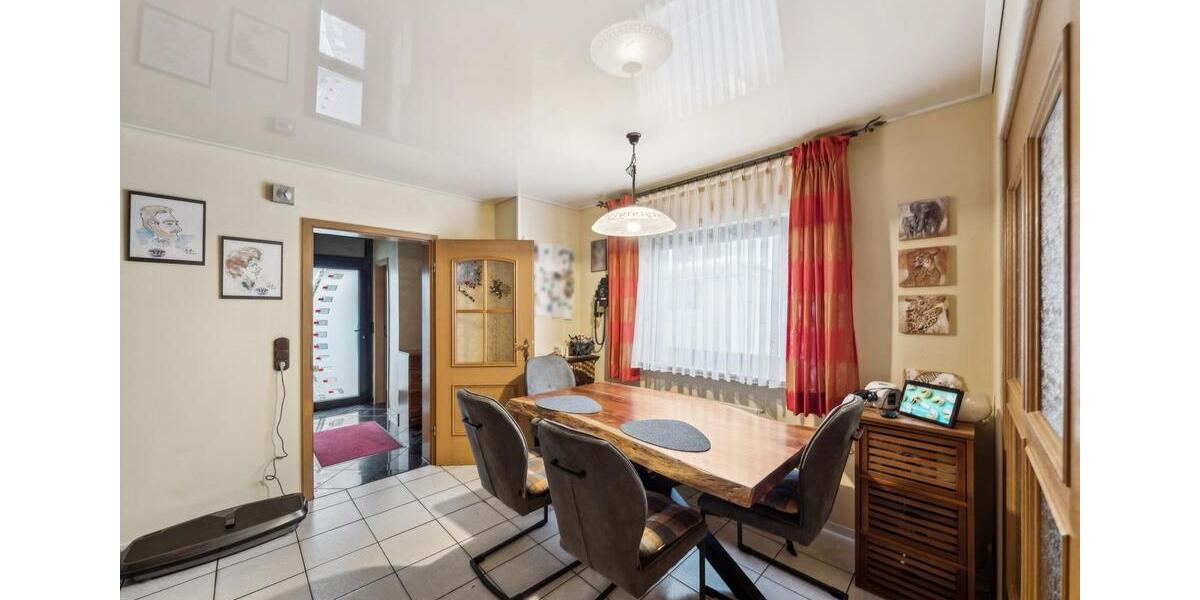 Reihenhaus Elsenfeld - 7 Zimmer, 120 m&sup2;, 429.000&euro; | Angebot:26349970