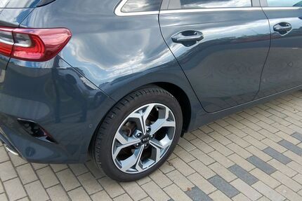 Kia ceed / Ceed 142.500 km 12.500 &euro; Glattbach 63864